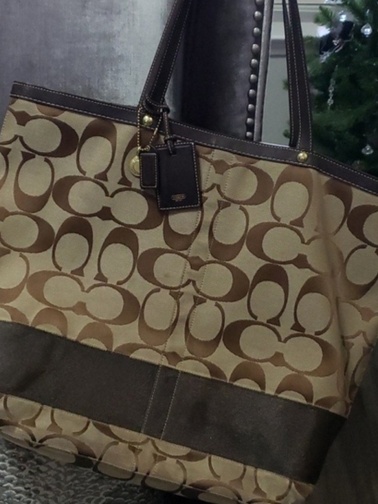 Coach Handbags - EUC Coach Signature Large Tote Bag from Year 2006